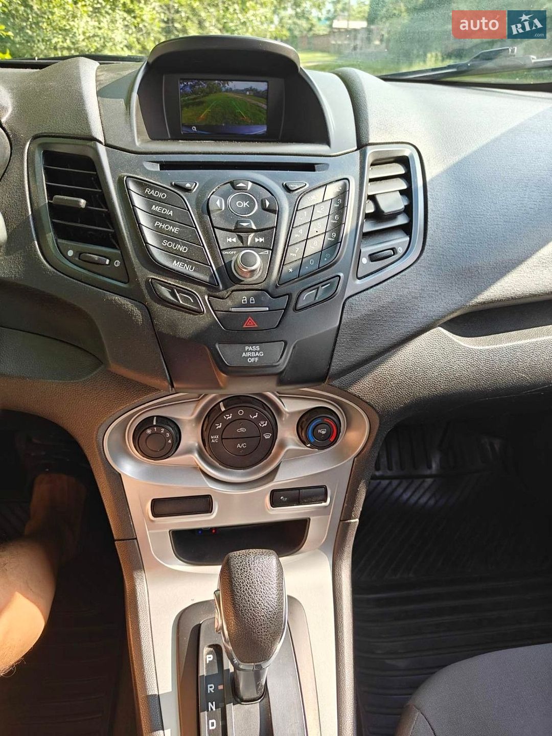 Ford Fiesta 2018 VIN 3FADP4BJ7JM144658 фото оголошення 11 з 18