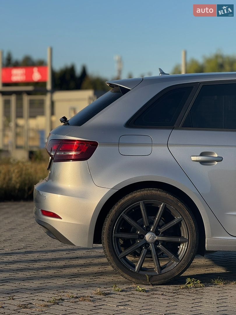 Audi A3 2018 VIN WAUZZZ8V2JA150122 фото оголошення 9 з 23