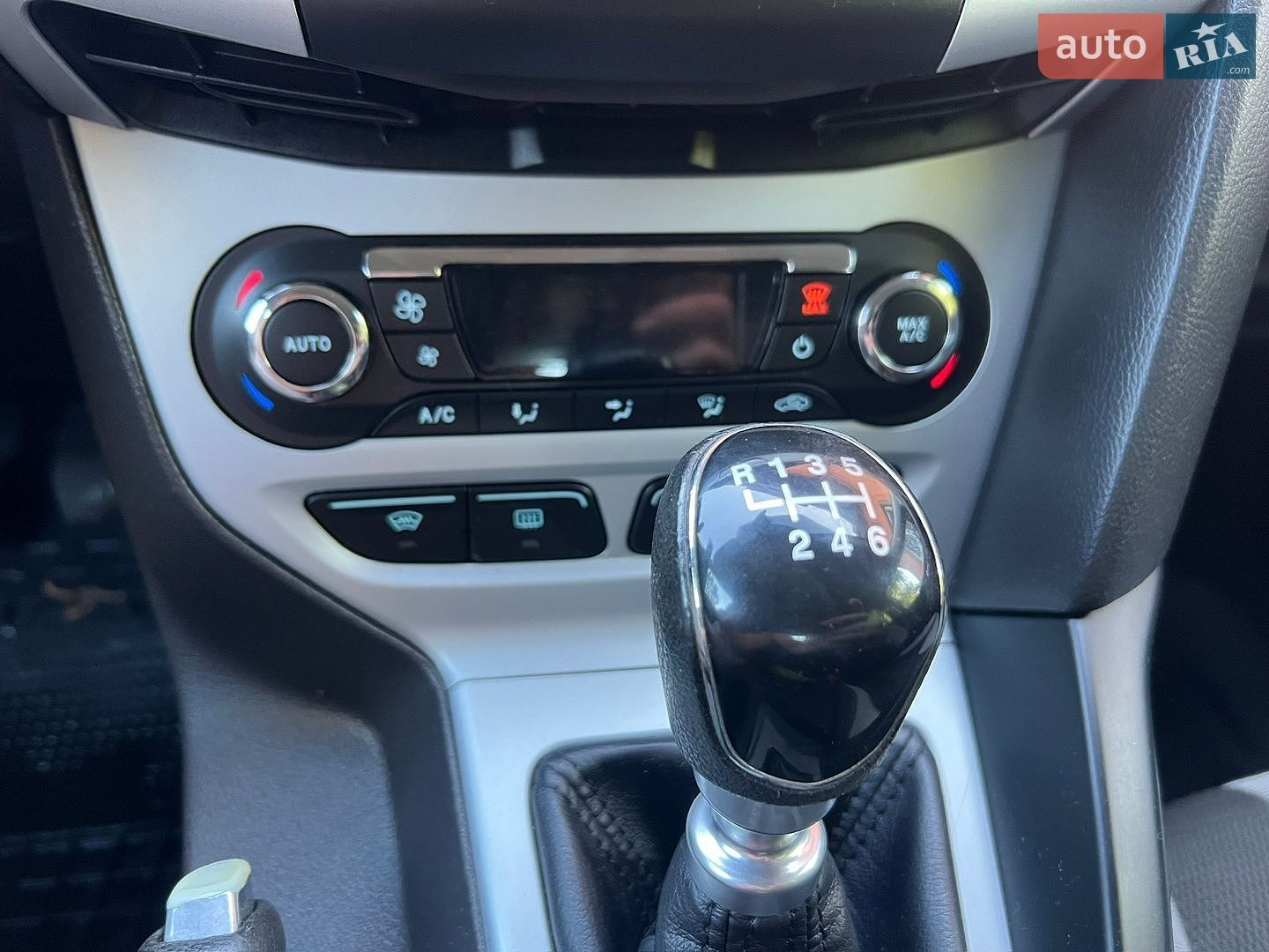 Ford Focus 2013 VIN WF0KXXGCBKDE37330 фото оголошення 18 з 22