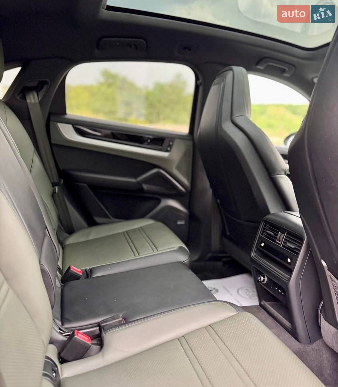 Porsche Cayenne Coupe 2023 VIN WP1ZZZ9YZRDA45602 фото оголошення 7 з 10