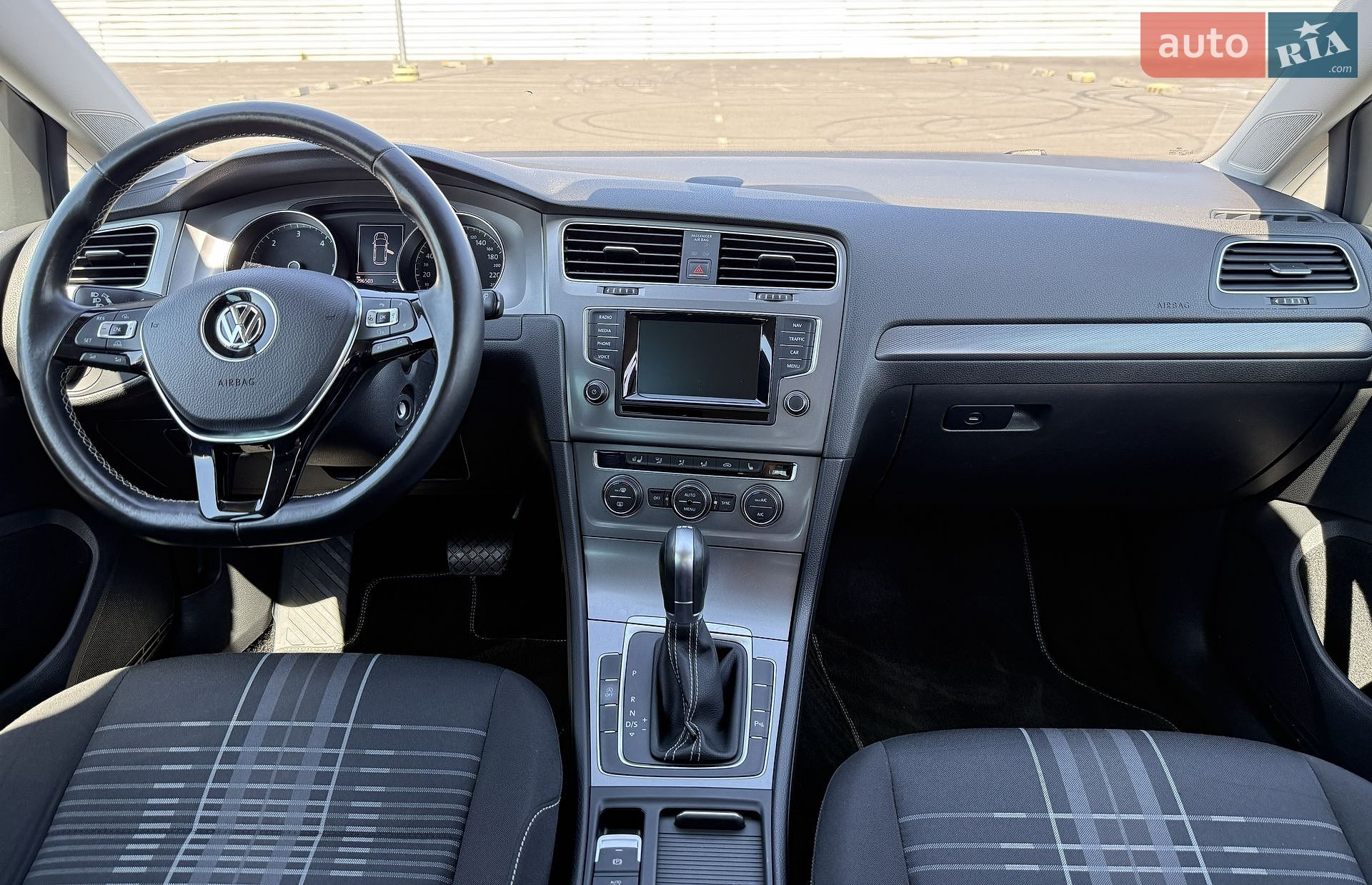 Volkswagen Golf 2015 VIN WVWZZZAUZFP624671 фото оголошення 12 з 33