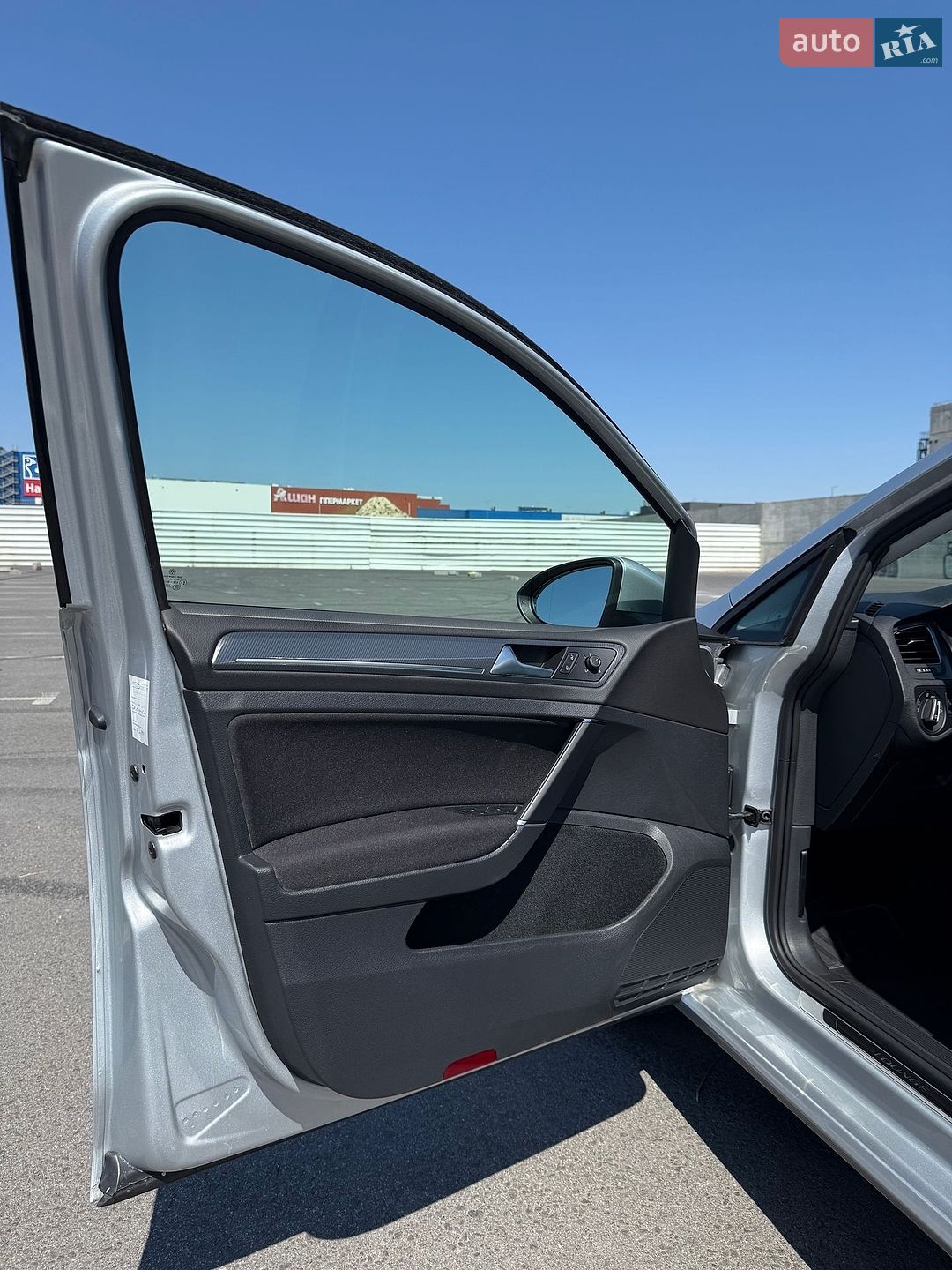 Volkswagen Golf 2015 VIN WVWZZZAUZFP624671 фото оголошення 17 з 33