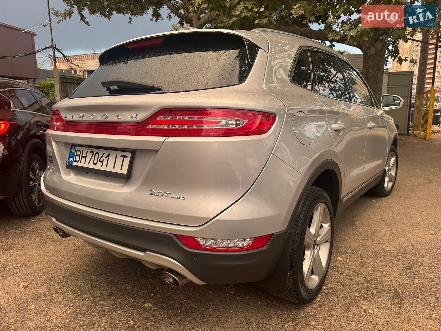 Lincoln MKC 2017 VIN 5LMCJ1D96HUL45460 фото оголошення 18 з 33