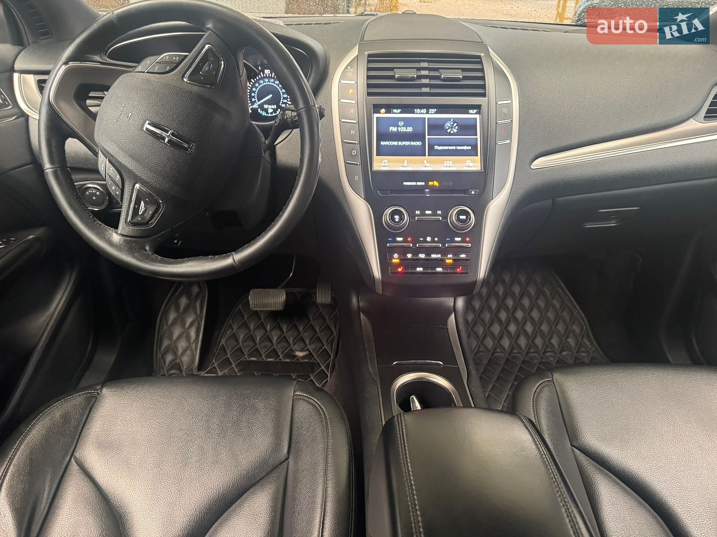 Lincoln MKC 2017 VIN 5LMCJ1D96HUL45460 фото оголошення 21 з 33