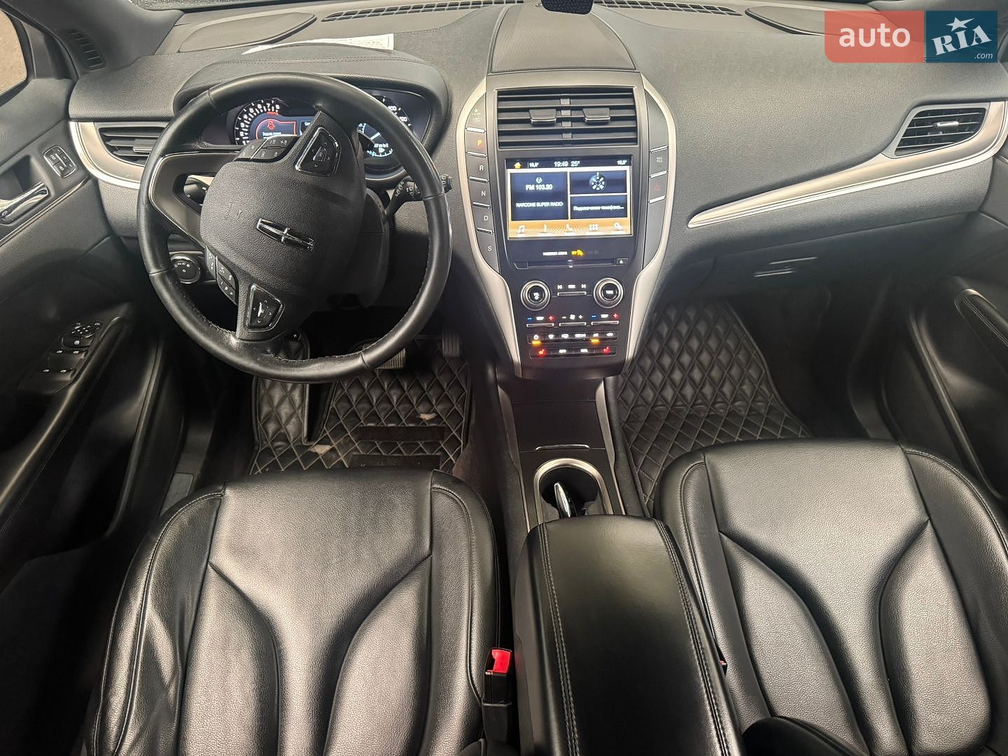 Lincoln MKC 2017 VIN 5LMCJ1D96HUL45460 фото оголошення 23 з 33