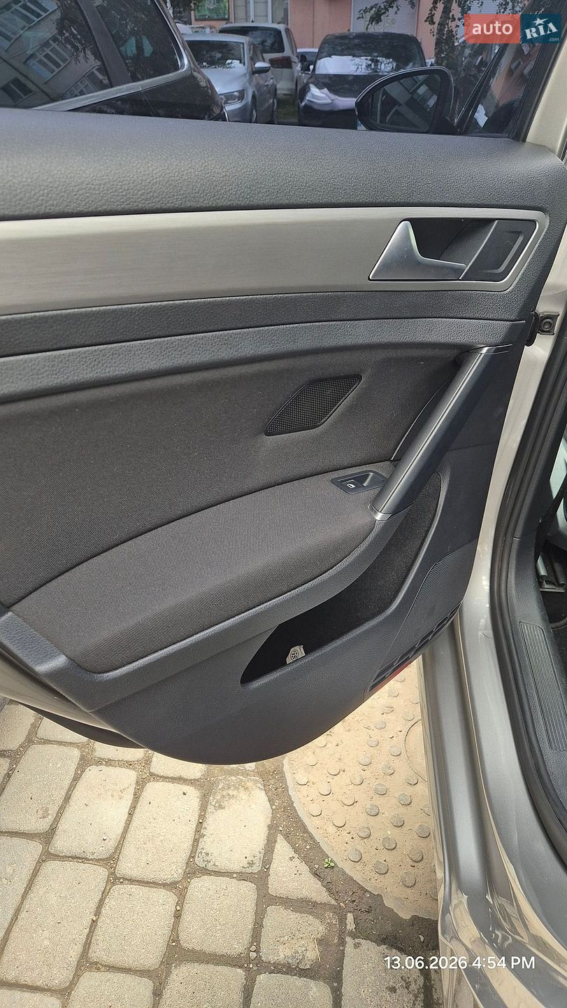 Volkswagen Golf 2014 VIN WVWZZZAUZFP515118 фото оголошення 35 з 110