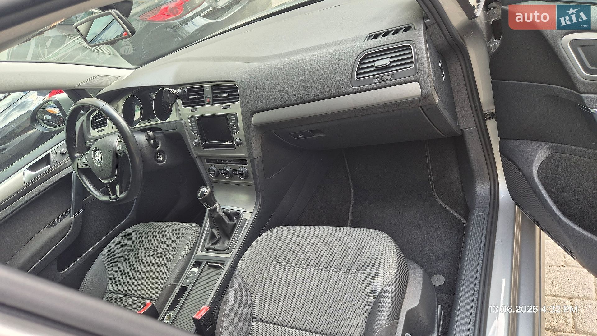 Volkswagen Golf 2014 VIN WVWZZZAUZFP515118 фото оголошення 45 з 110