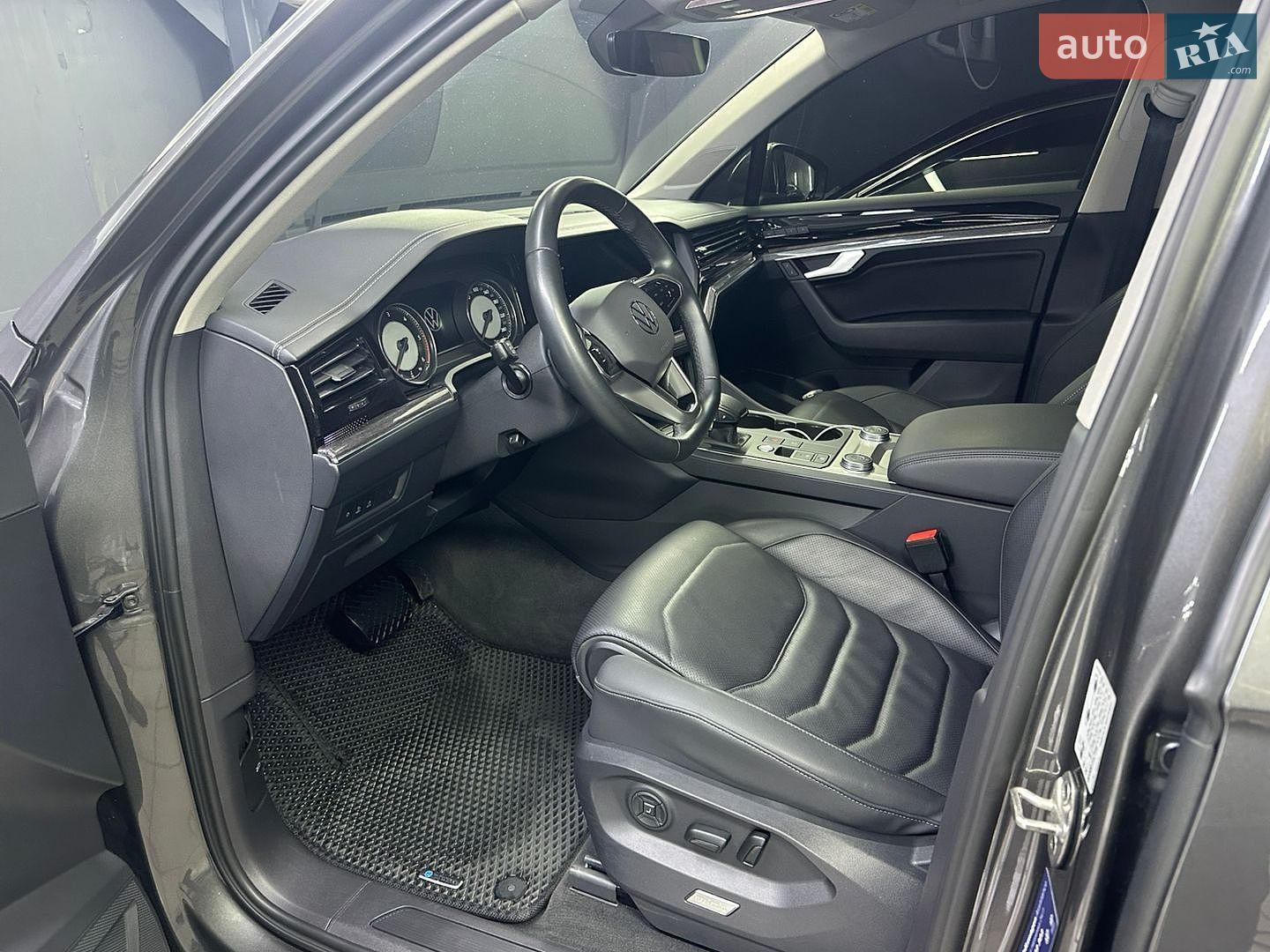 Volkswagen Touareg 2023 VIN WVGZZZCR0PD031890 фото оголошення 5 з 13