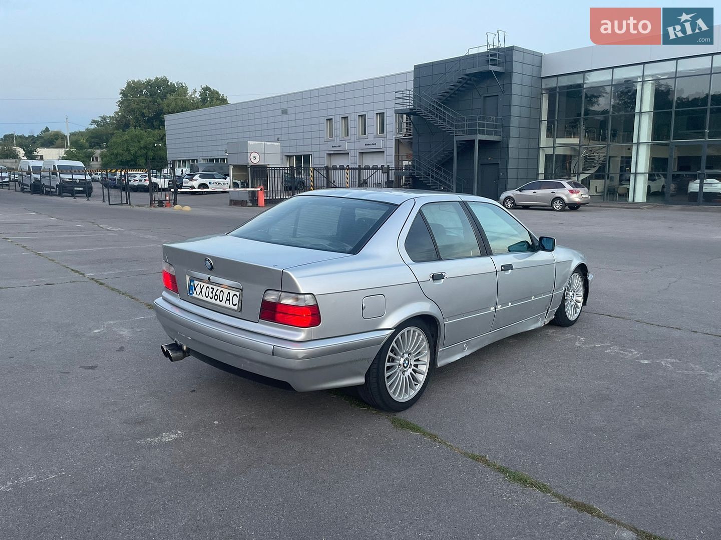 BMW 3 Series 1991 VIN WBACB31010FD59555 фото оголошення 3 з 6