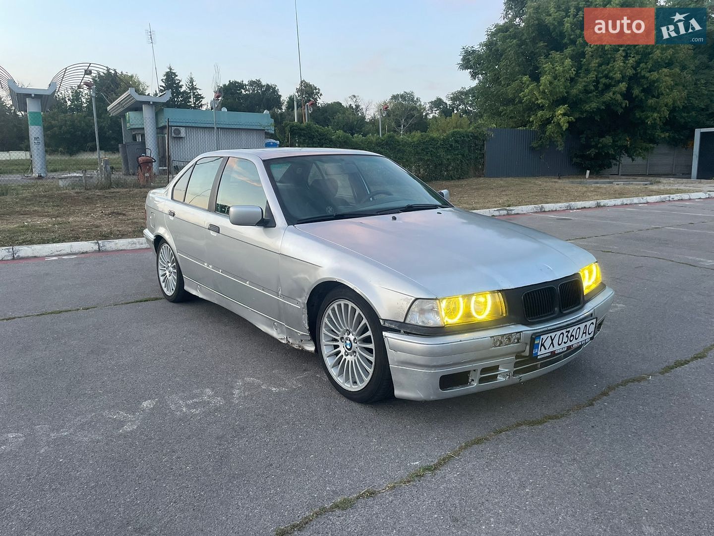 BMW 3 Series 1991 VIN WBACB31010FD59555 фото оголошення 2 з 6