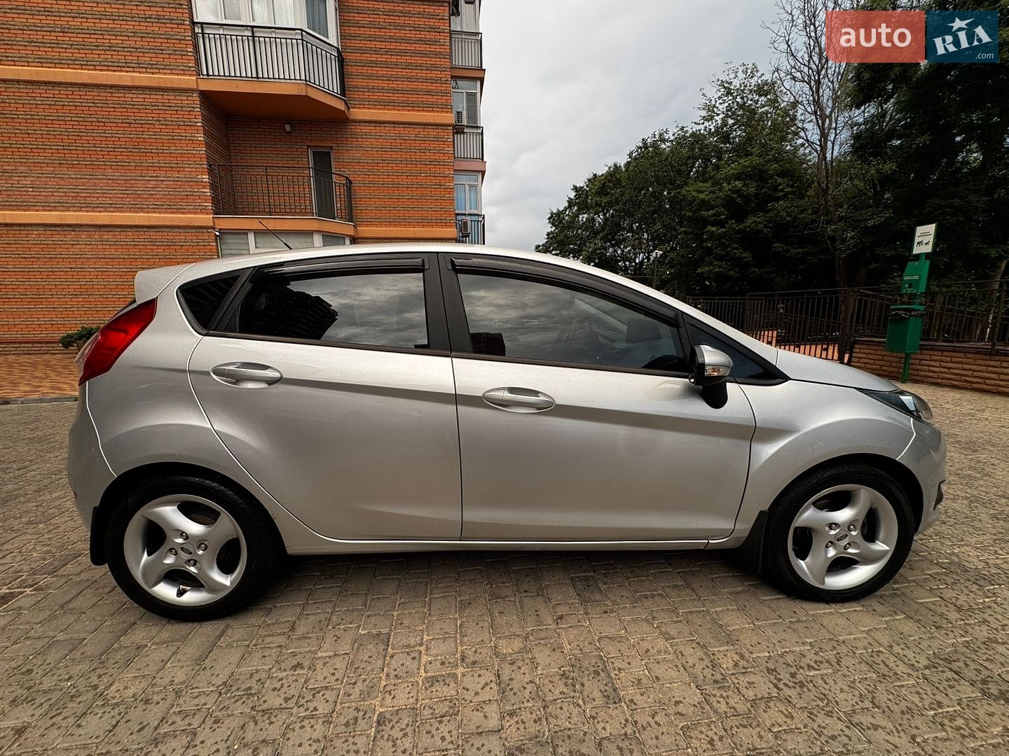 Ford Fiesta 2015 VIN 3FADP4EJ3FM170970 фото оголошення 3 з 15