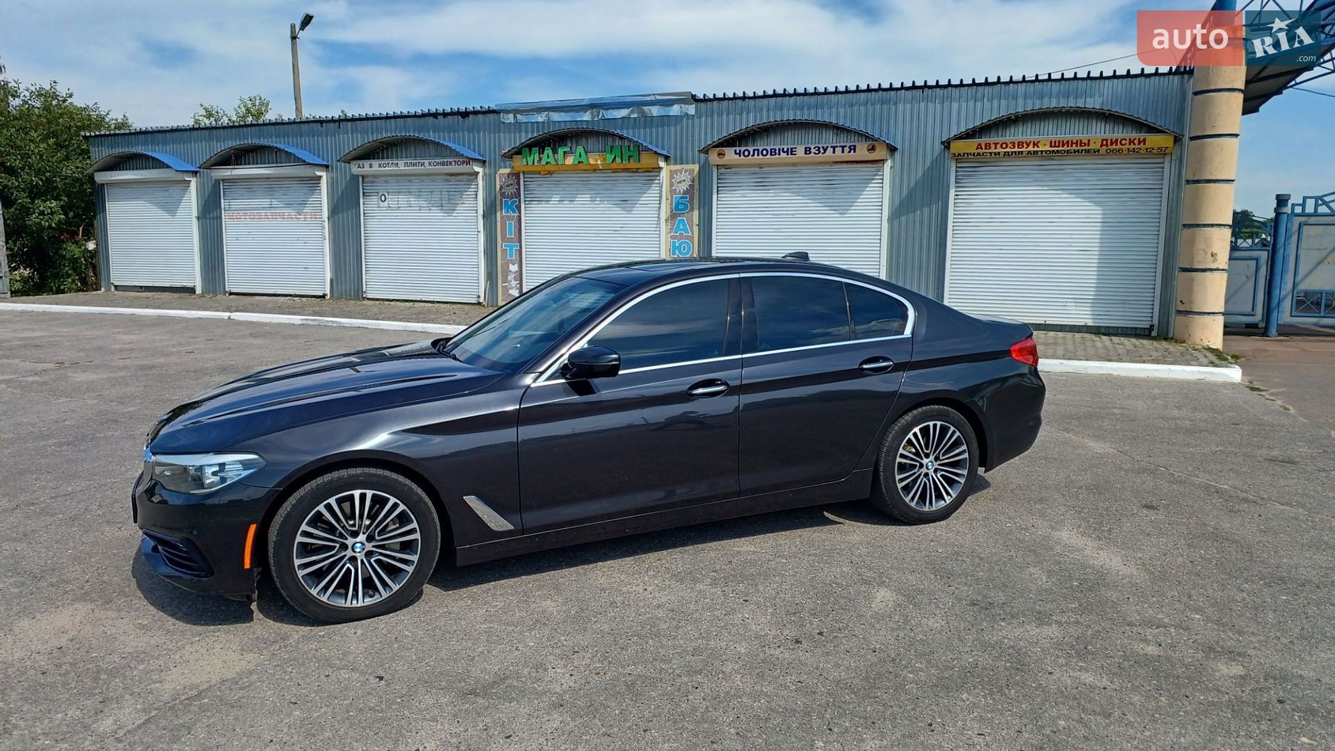 BMW 5 Series 2018 VIN WBAJA5C55JWA36853 фото оголошення 5 з 28