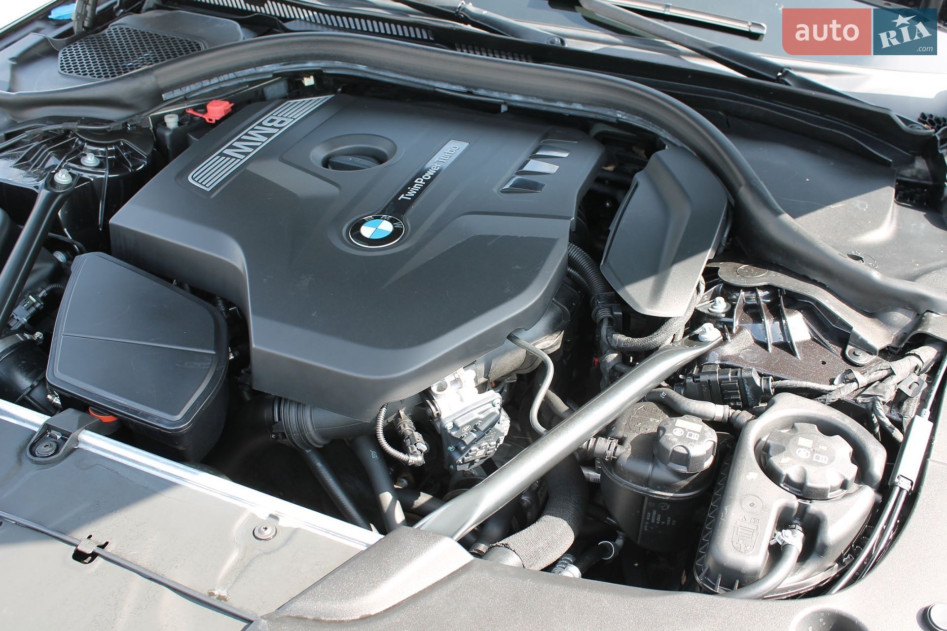 BMW 5 Series 2018 VIN WBAJA5C55JWA36853 фото оголошення 19 з 28