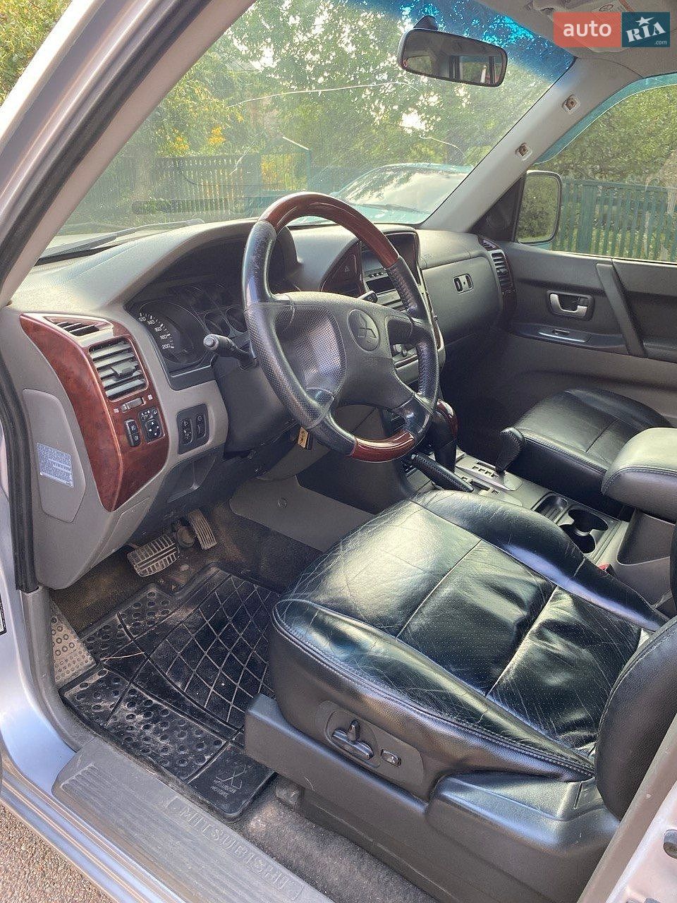 Mitsubishi Pajero Wagon 2005 VIN JMYLRV73W5J710738 фото оголошення 8 з 14