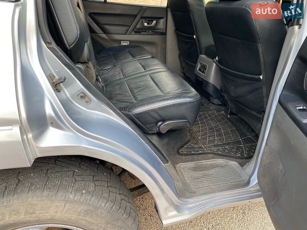 Mitsubishi Pajero Wagon 2005 VIN JMYLRV73W5J710738 фото оголошення 2 з 14