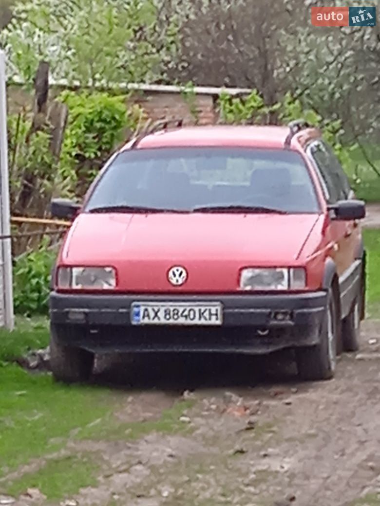 Volkswagen Passat 1989 VIN WVWZZZ31ZKE012692 фото оголошення 2 з 2