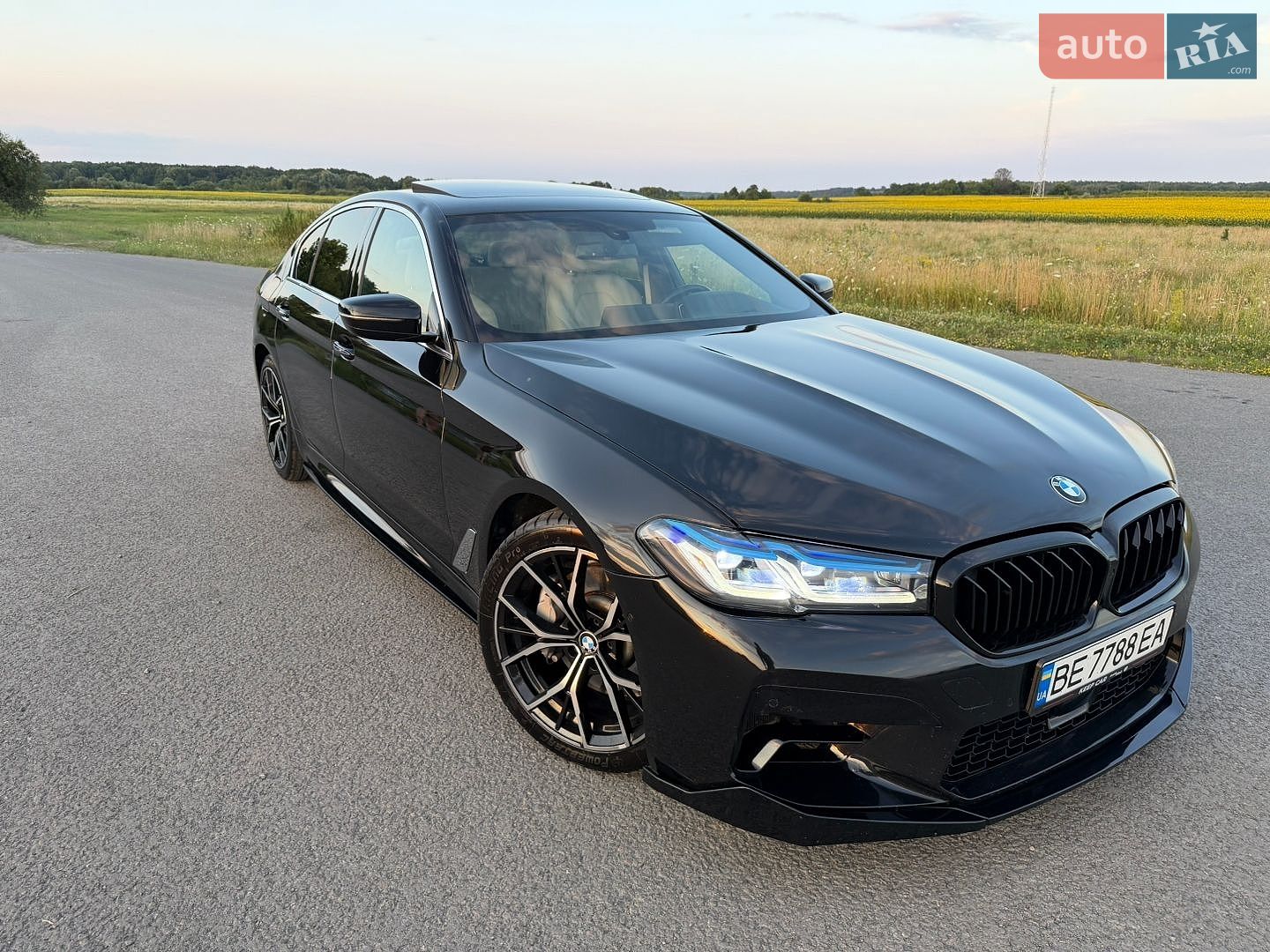 BMW 5 Series 2017 VIN WBAJA5C37HWA35129 фото оголошення 2 з 22