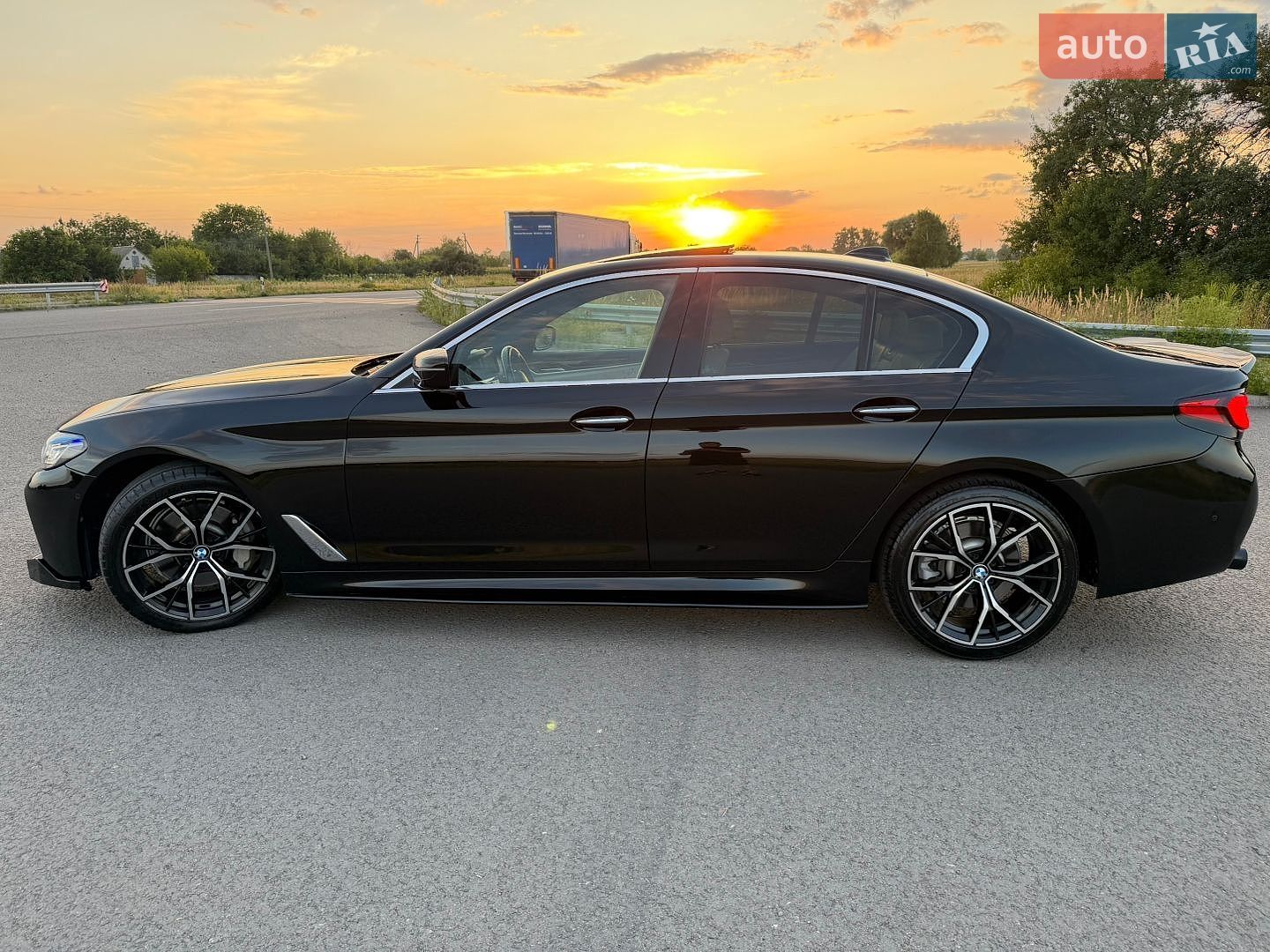 BMW 5 Series 2017 VIN WBAJA5C37HWA35129 фото оголошення 5 з 22