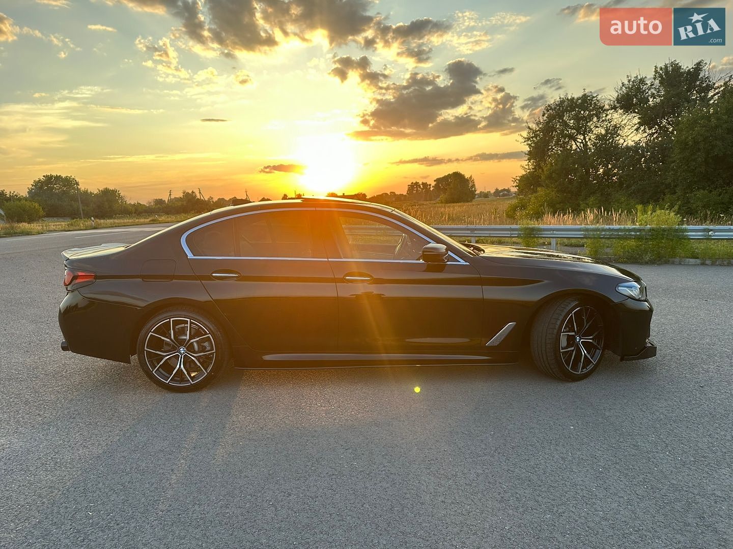 BMW 5 Series 2017 VIN WBAJA5C37HWA35129 фото оголошення 6 з 22