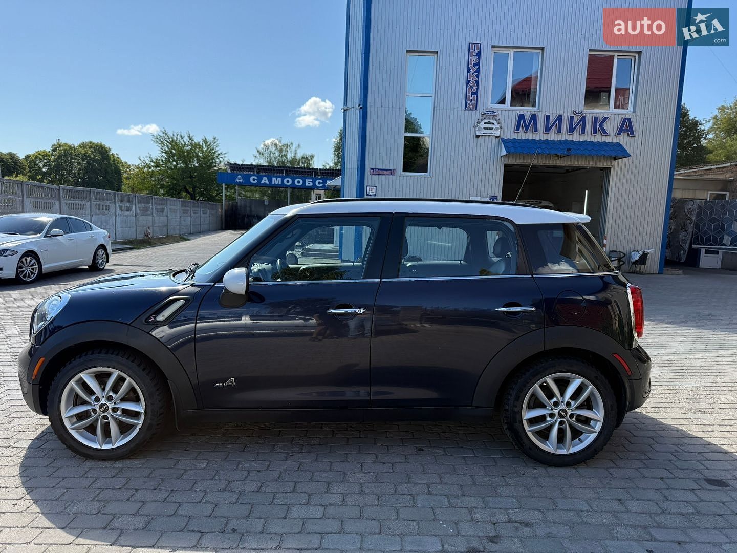 Mini Cooper 2011 VIN WMWZC5C54BWM10316 фото оголошення 4 з 33