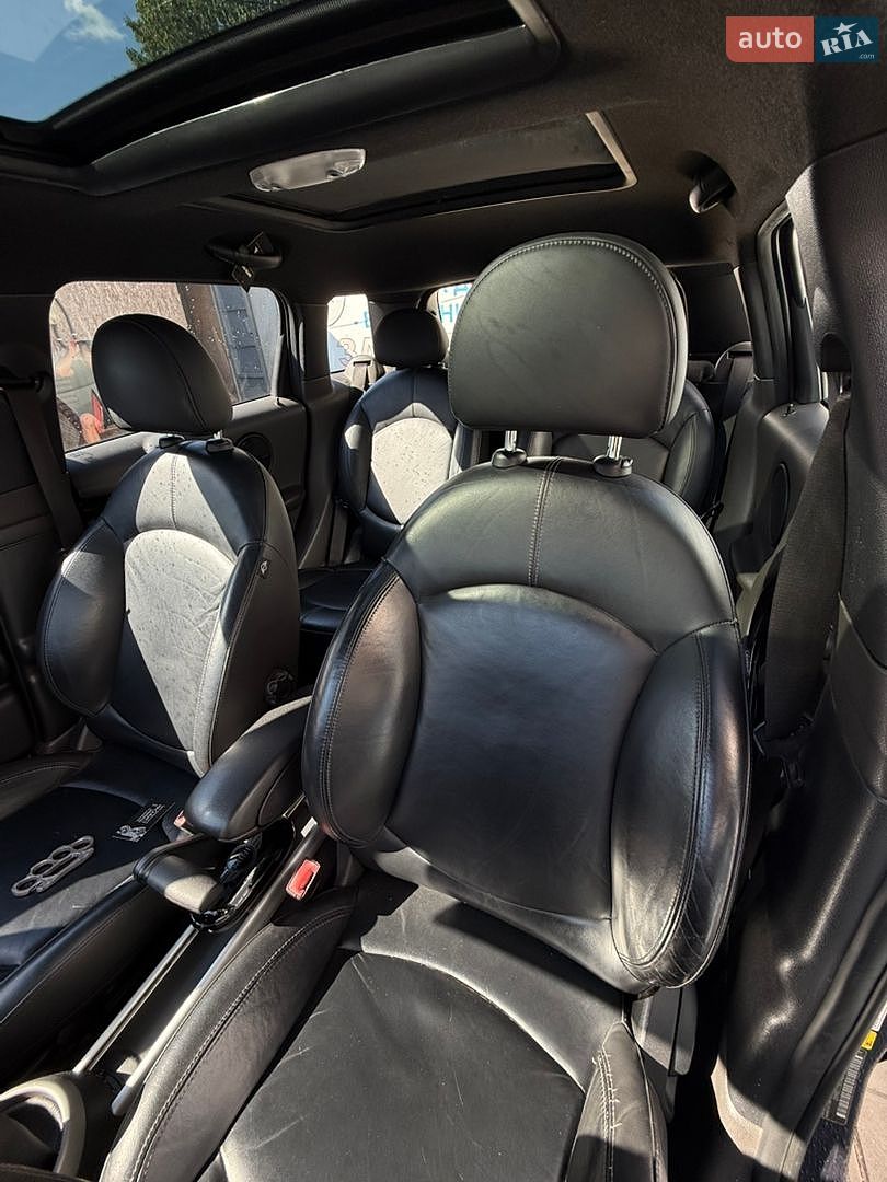 Mini Cooper 2011 VIN WMWZC5C54BWM10316 фото оголошення 25 з 33