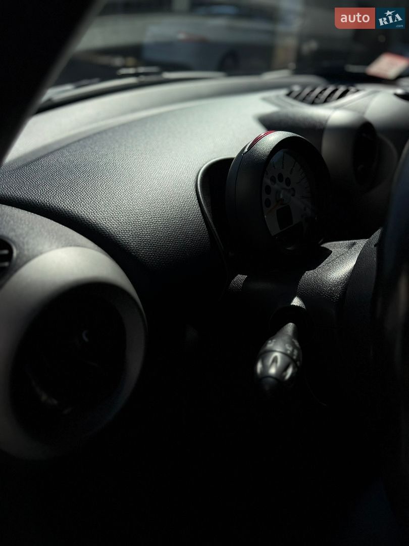 Mini Cooper 2011 VIN WMWZC5C54BWM10316 фото оголошення 31 з 33