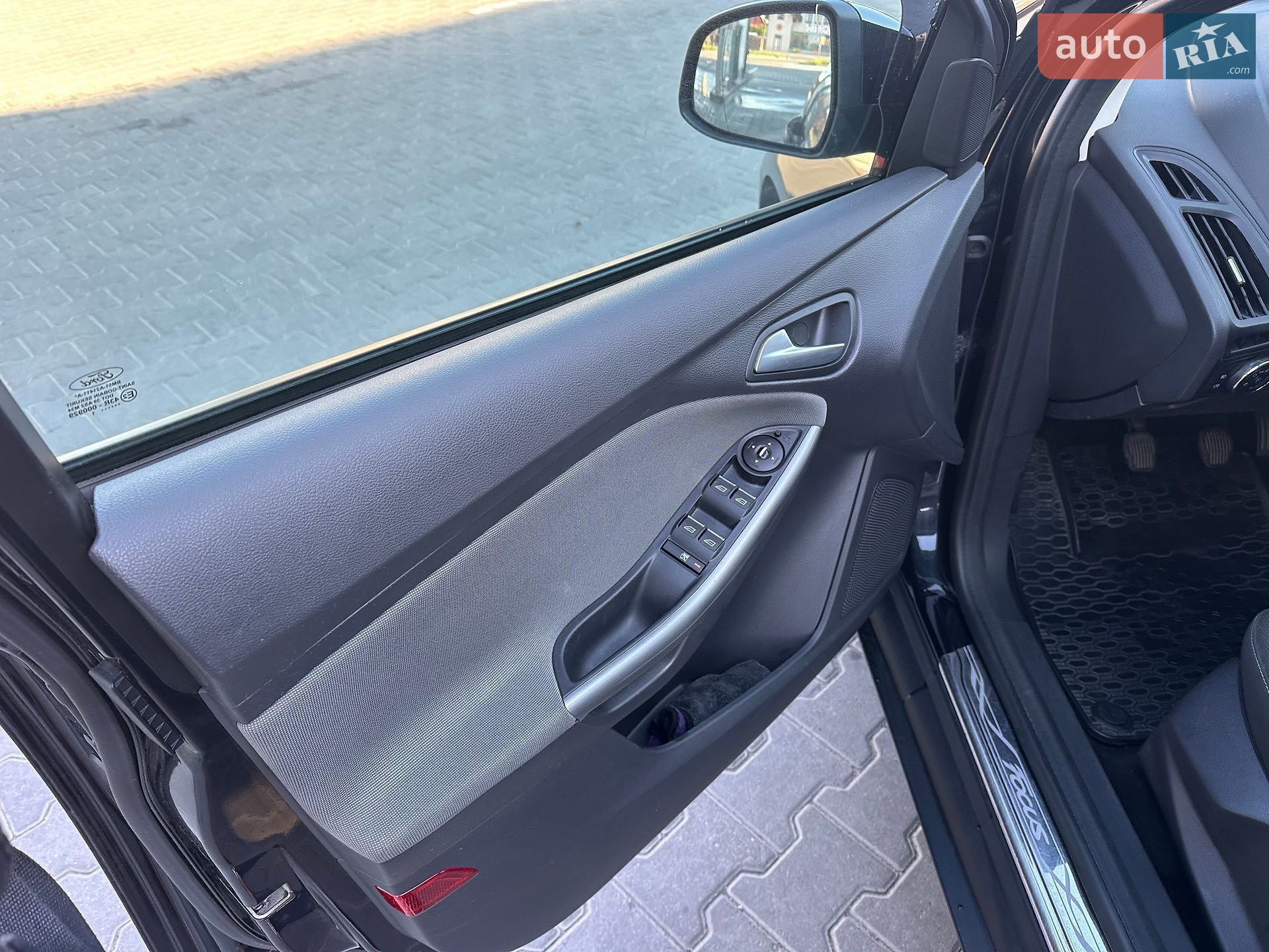 Ford Focus 2011 VIN WF0KXXGCBKBK56608 фото оголошення 8 з 13