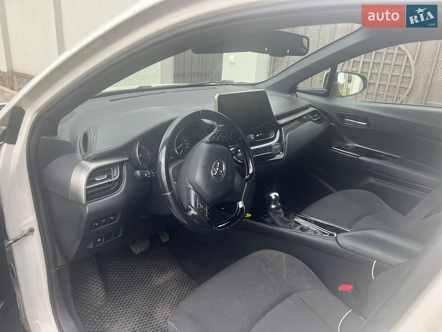 Toyota C-HR 2019 VIN NMTKZ3BX00R304936 фото оголошення 3 з 15