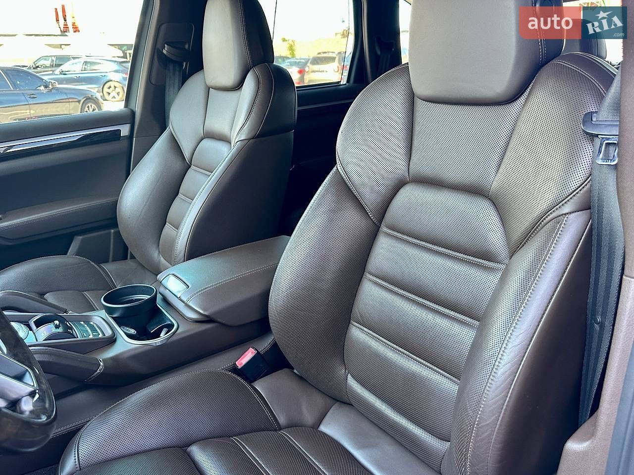 Porsche Cayenne 2015 VIN WP1AF2A22FLA38916 фото оголошення 17 з 29