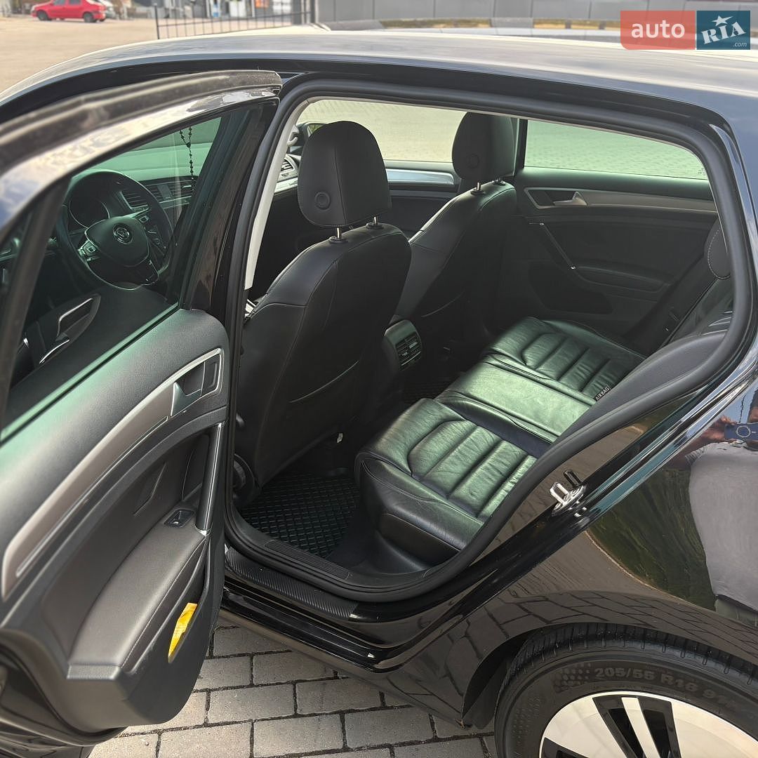 Volkswagen e-Golf 2015 VIN WVWZZZAUZFW911632 фото оголошення 16 з 28
