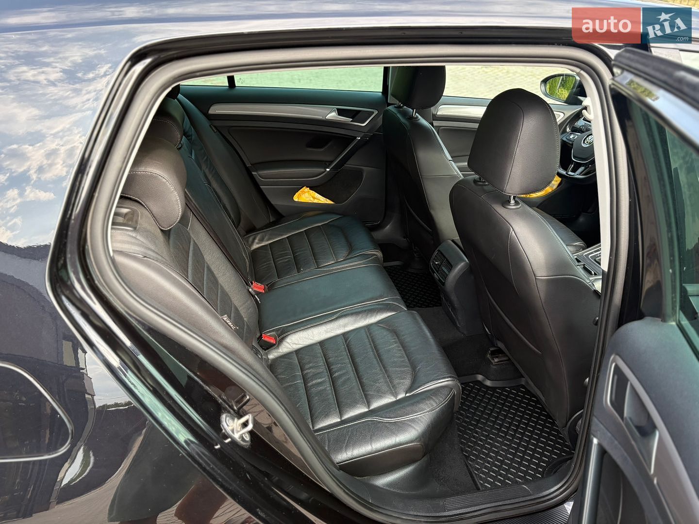 Volkswagen e-Golf 2015 VIN WVWZZZAUZFW911632 фото оголошення 19 з 28