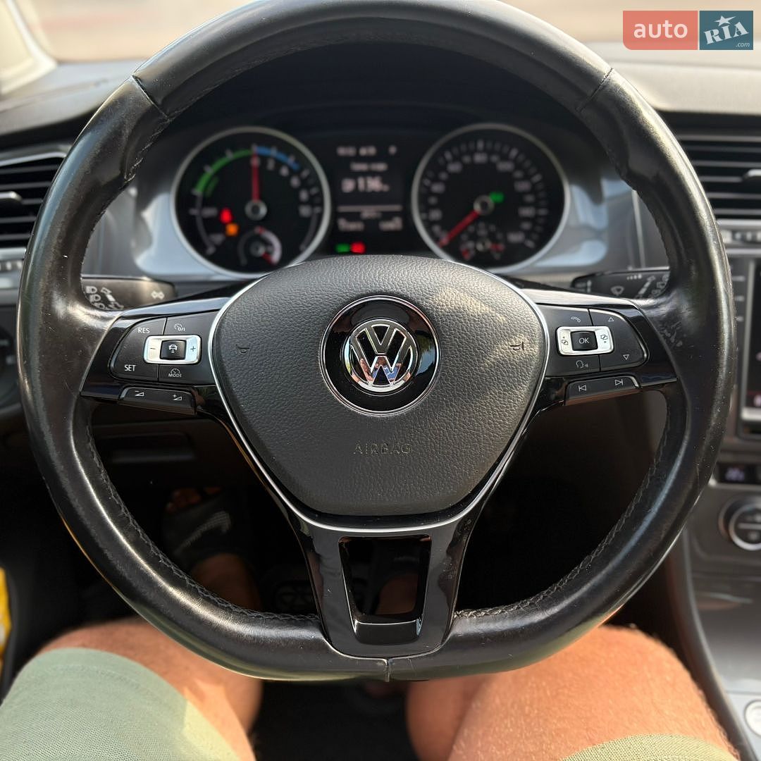 Volkswagen e-Golf 2015 VIN WVWZZZAUZFW911632 фото оголошення 25 з 28