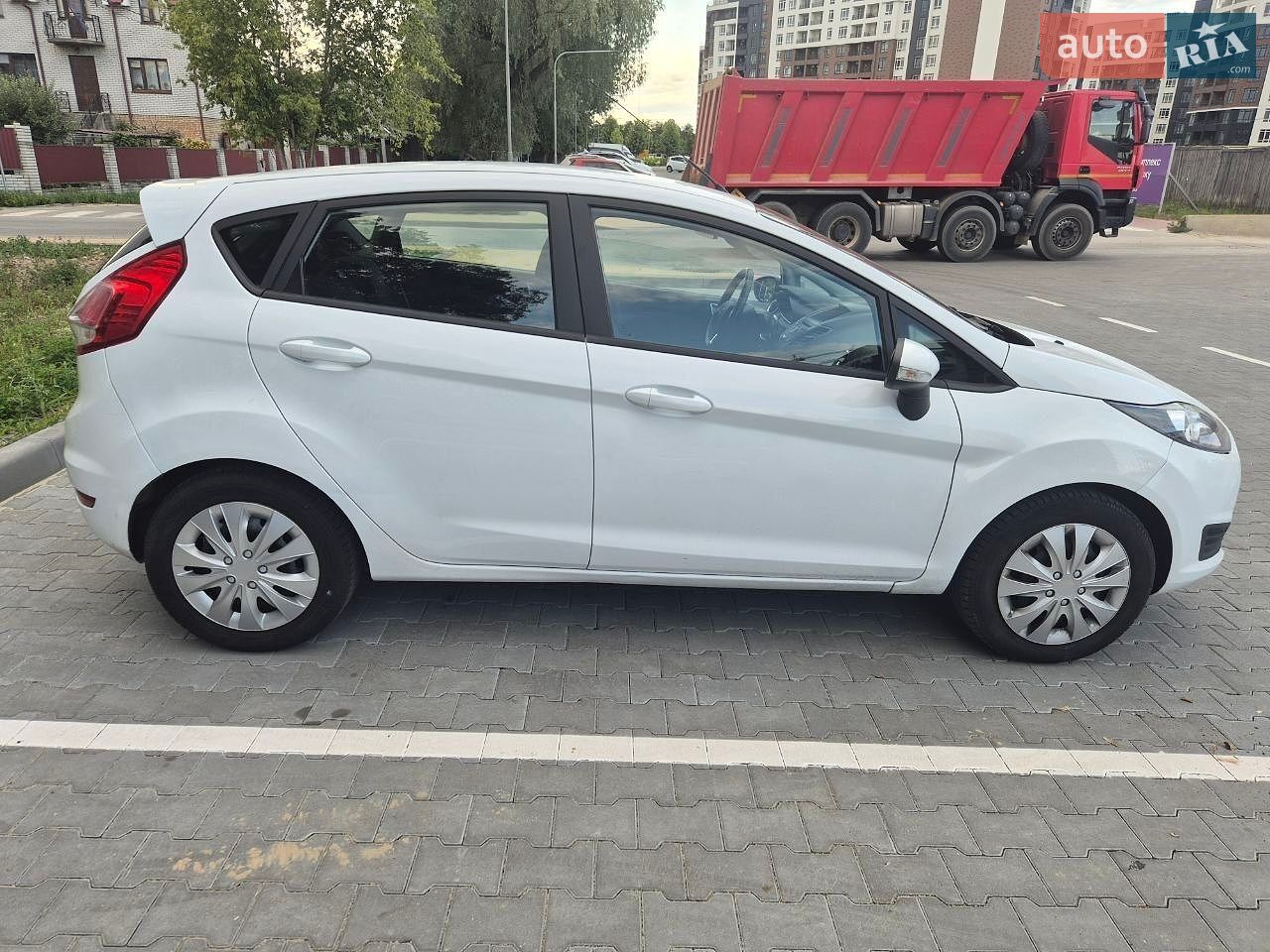 Ford Fiesta 2016 VIN WF0DXXGAKDGA79946 фото оголошення 2 з 12