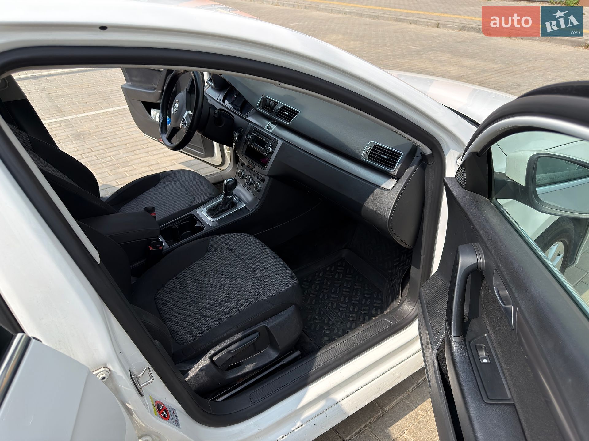 Volkswagen Passat 2014 VIN WVWZZZ3CZEE144046 фото оголошення 4 з 16