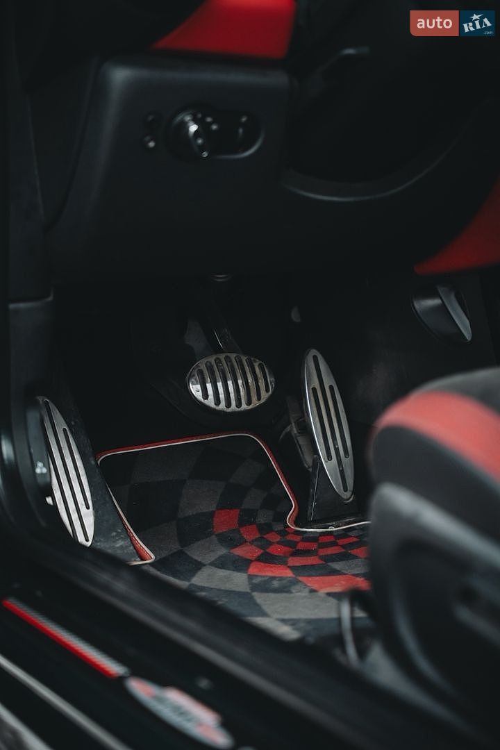 Mini Hatch 2017 VIN WMWXM910802F98557 фото оголошення 26 з 31