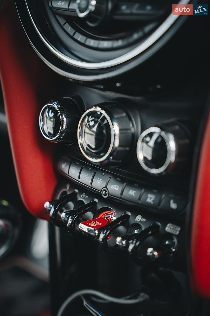 Mini Hatch 2017 VIN WMWXM910802F98557 фото оголошення 25 з 31