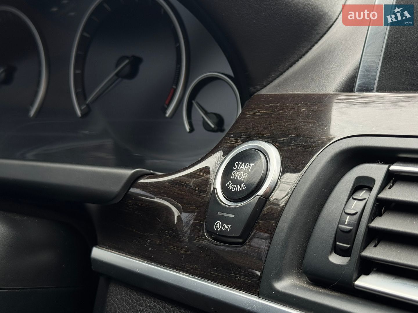BMW 6 Series Gran Coupe 2013 VIN WBA6B81070DZ71830 фото оголошення 24 з 28