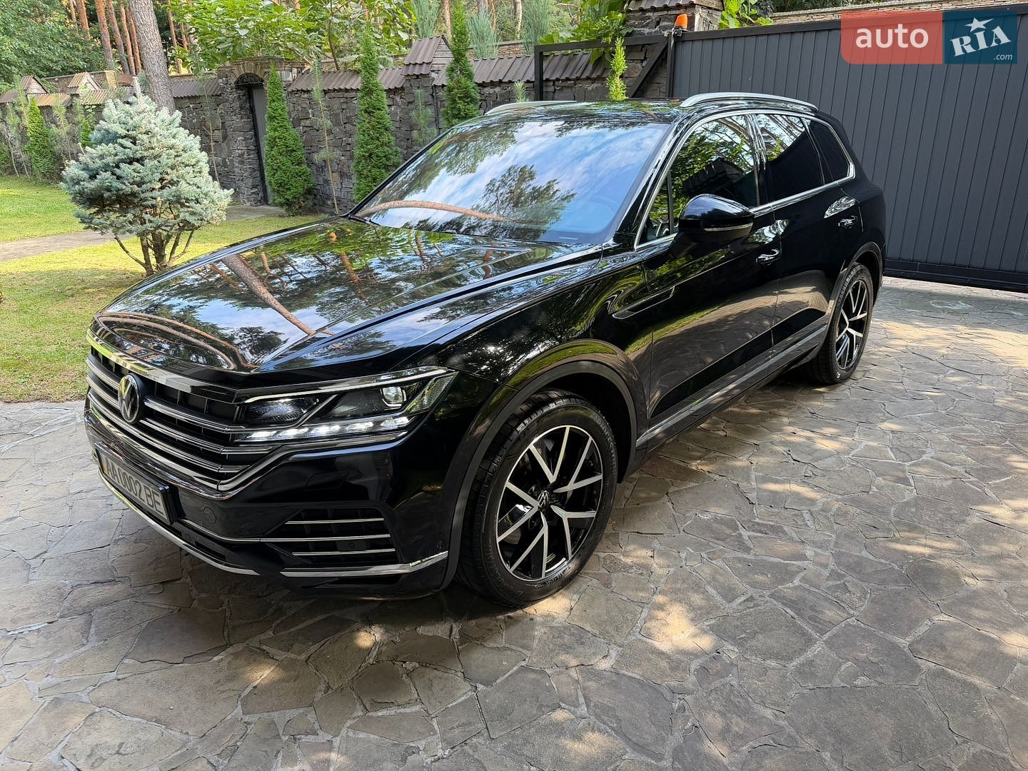 Volkswagen Touareg 2023 VIN WVGZZZCR5PD026586 фото оголошення 2 з 19