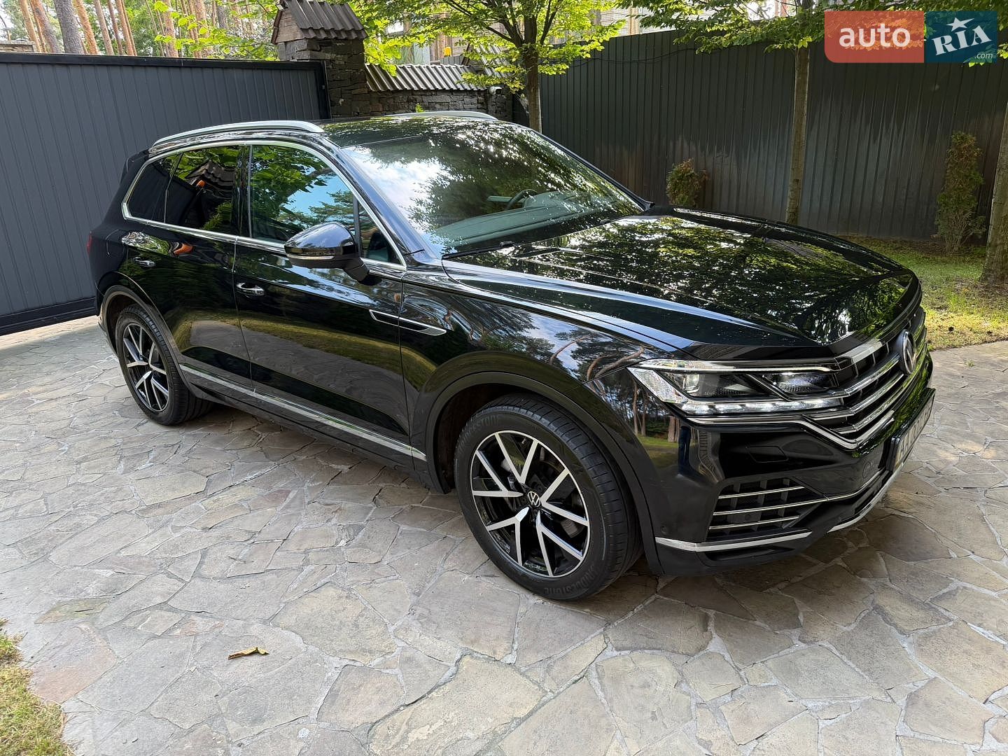 Volkswagen Touareg 2023 VIN WVGZZZCR5PD026586 фото оголошення 3 з 19