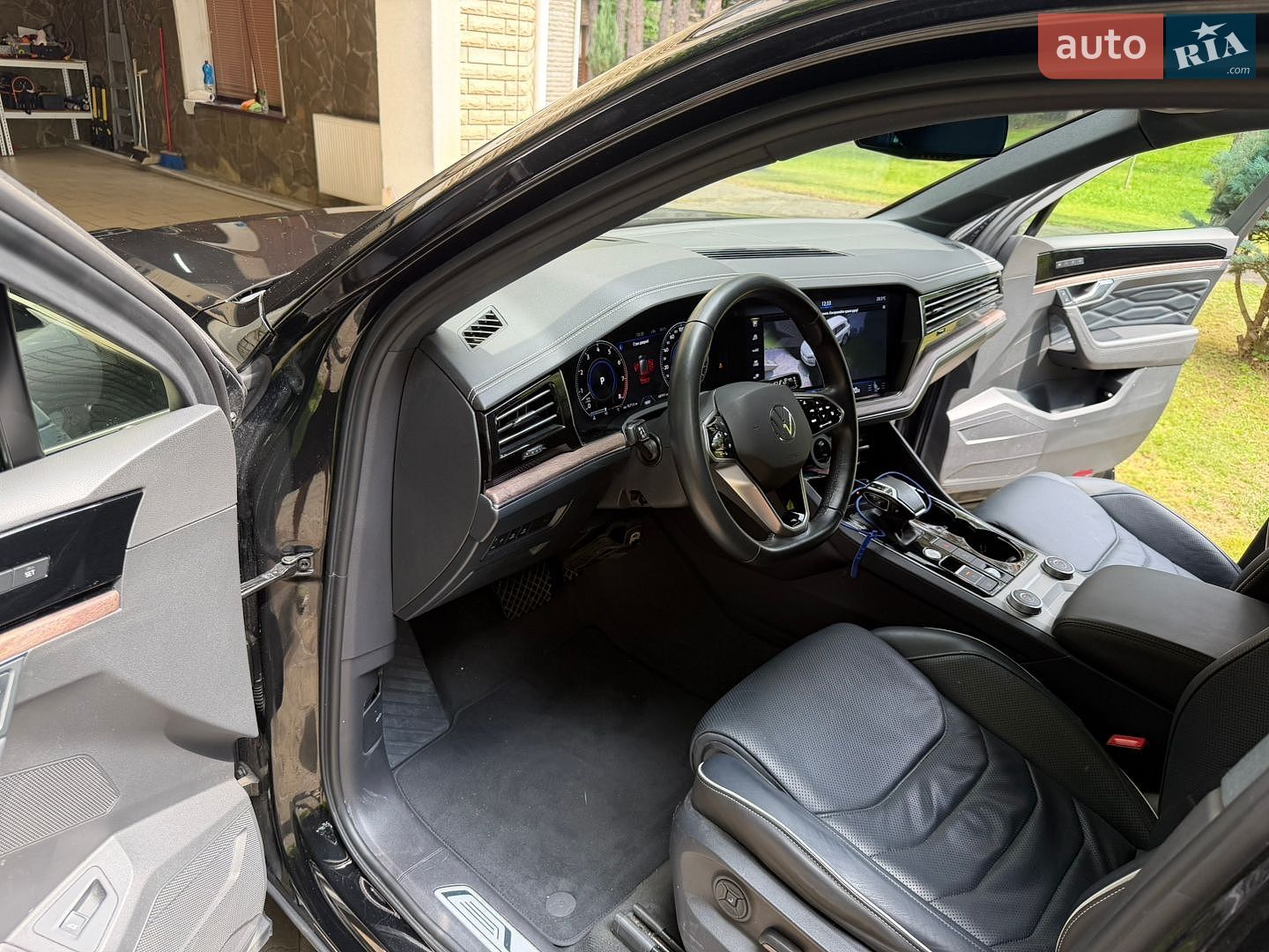 Volkswagen Touareg 2023 VIN WVGZZZCR5PD026586 фото оголошення 10 з 19