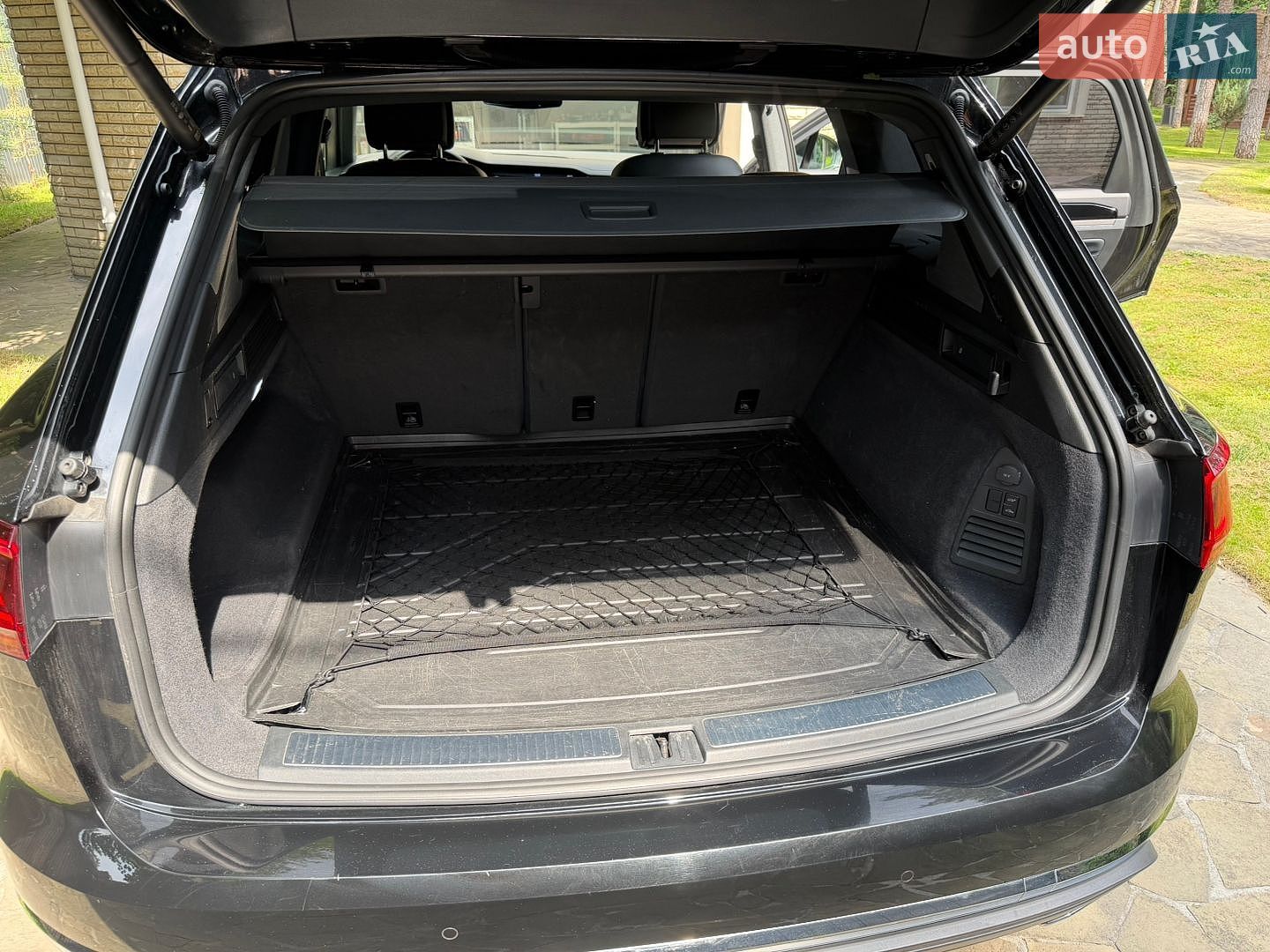 Volkswagen Touareg 2023 VIN WVGZZZCR5PD026586 фото оголошення 12 з 19