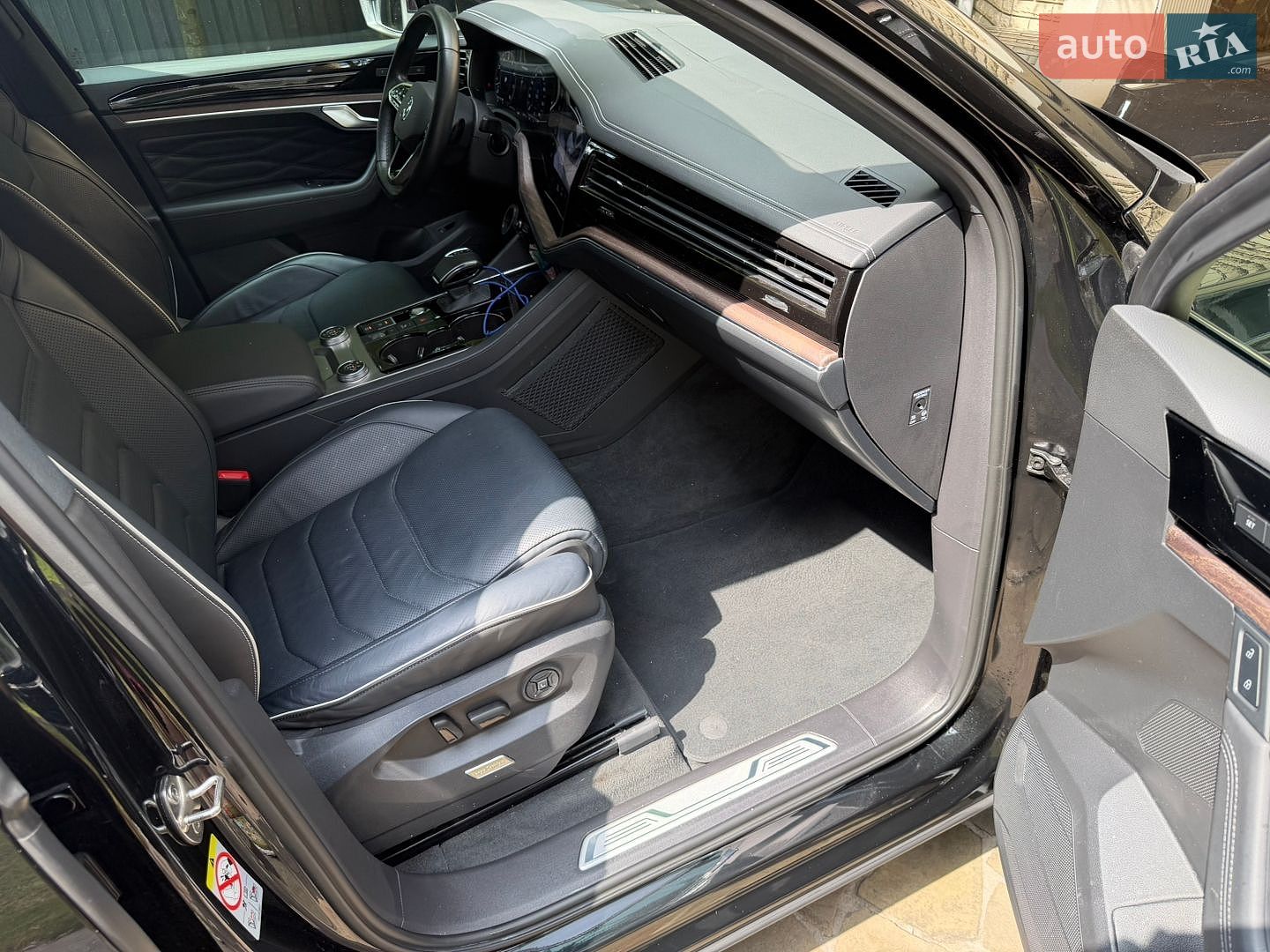 Volkswagen Touareg 2023 VIN WVGZZZCR5PD026586 фото оголошення 14 з 19
