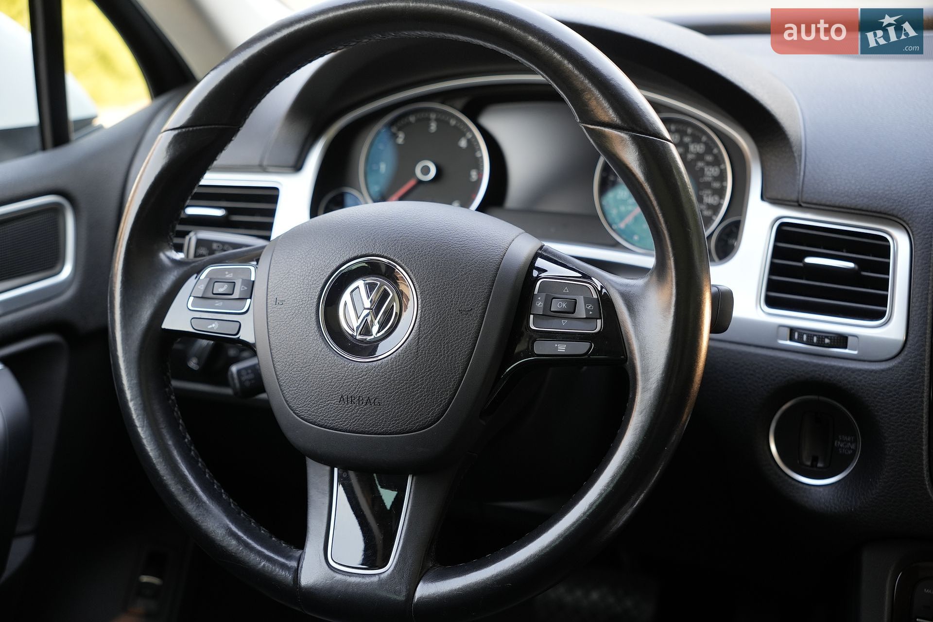 Volkswagen Touareg 2015 VIN WVGEP9BP5FD007703 фото оголошення 11 з 21