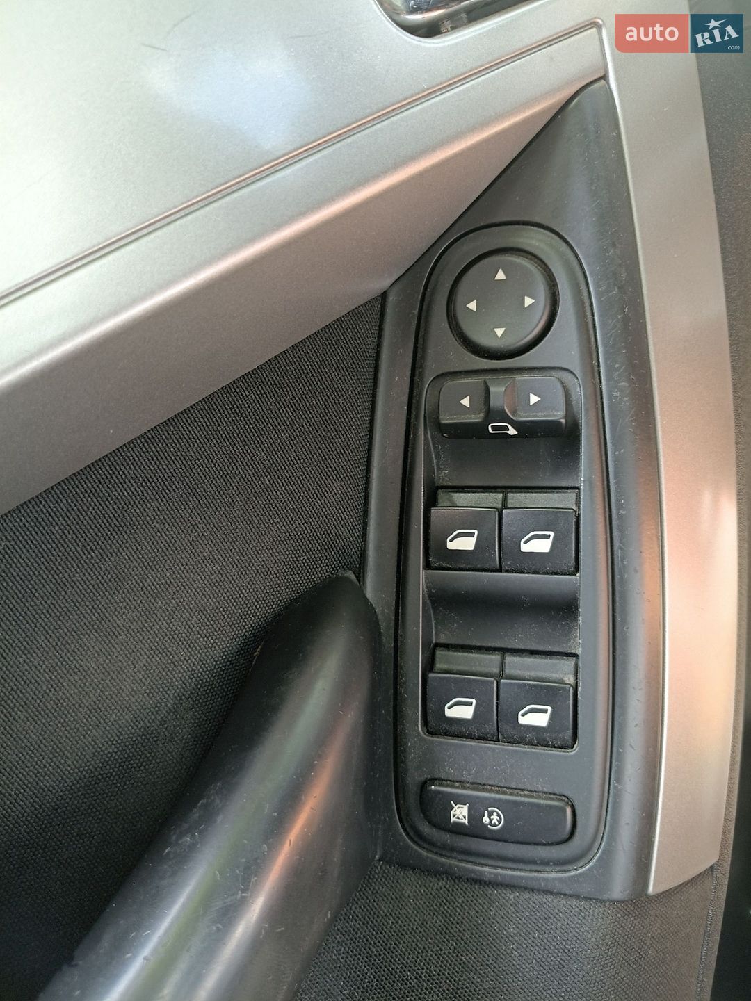 Citroen C4 Picasso 2011 VIN VF7UA9HR8BJ741401 фото оголошення 4 з 24