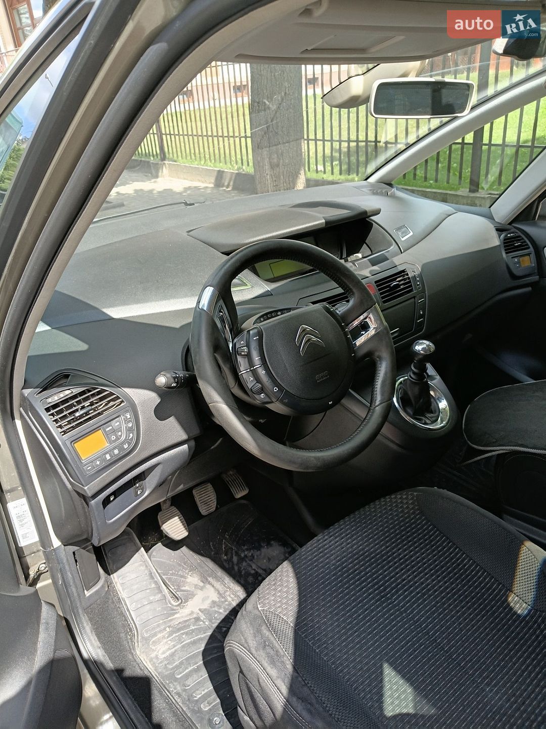 Citroen C4 Picasso 2011 VIN VF7UA9HR8BJ741401 фото оголошення 12 з 24