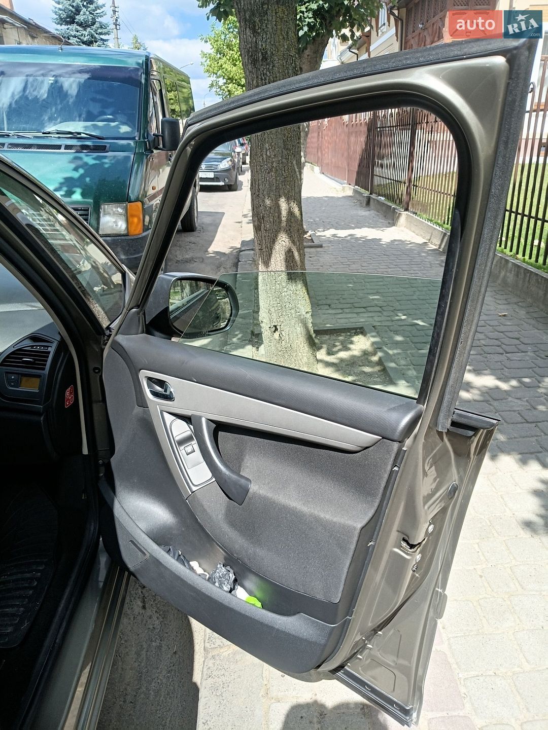 Citroen C4 Picasso 2011 VIN VF7UA9HR8BJ741401 фото оголошення 19 з 24