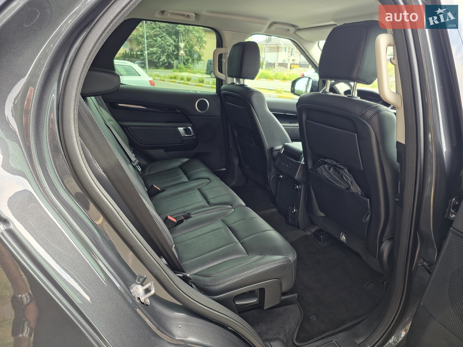 Land Rover Discovery 2019 VIN SALRA2BKXK2414689 фото оголошення 15 з 25