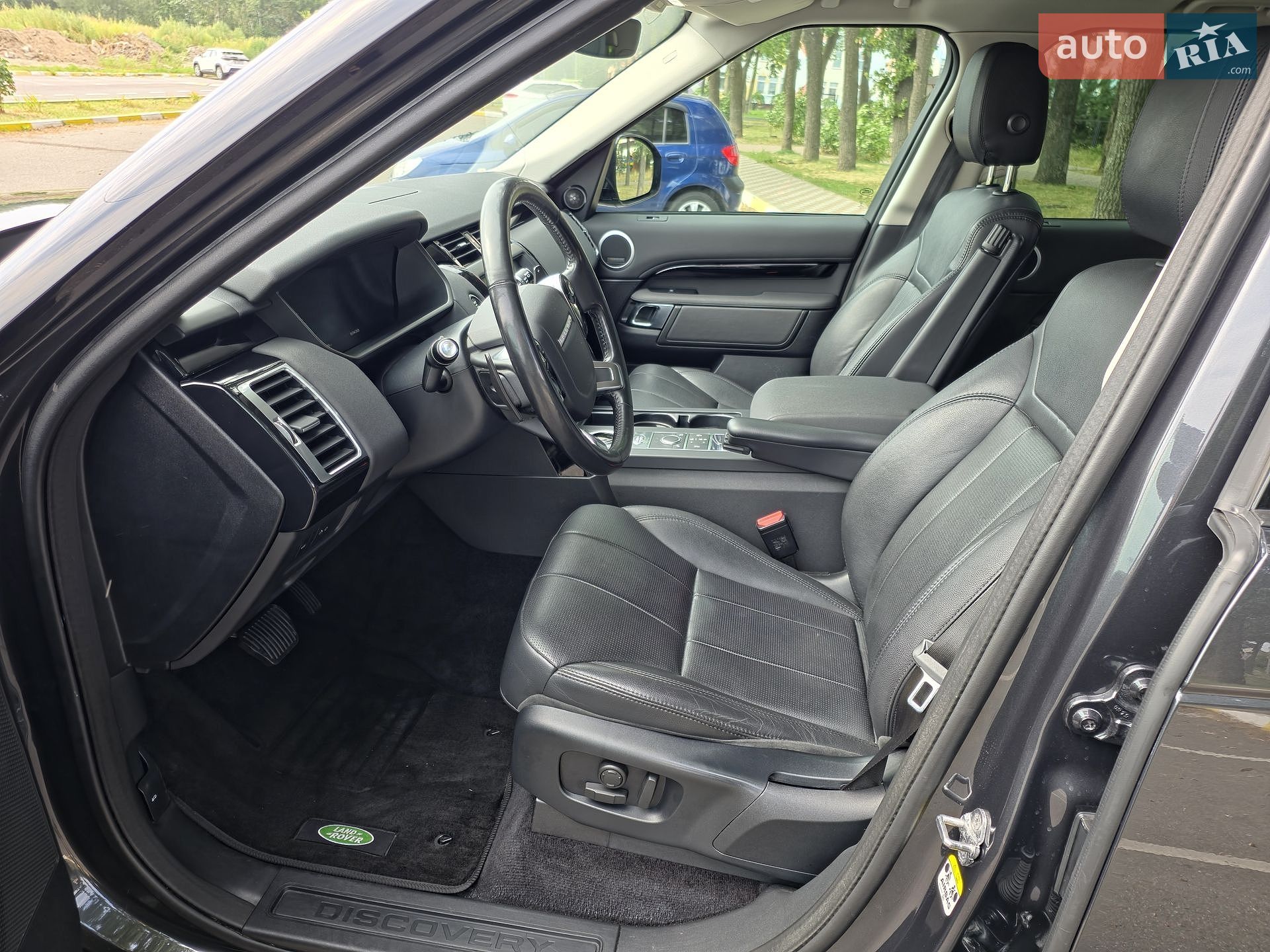 Land Rover Discovery 2019 VIN SALRA2BKXK2414689 фото оголошення 17 з 25