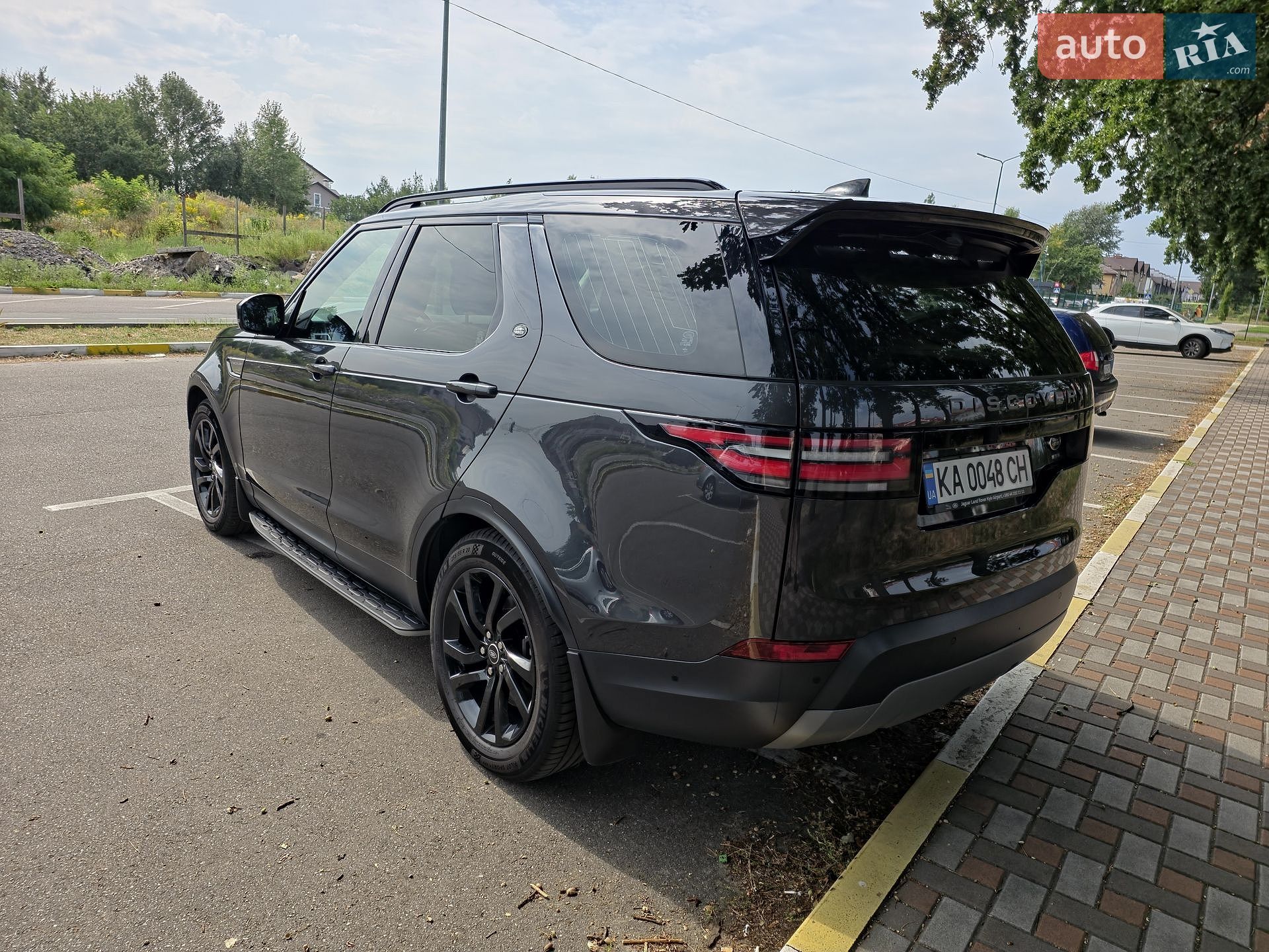Land Rover Discovery 2019 VIN SALRA2BKXK2414689 фото оголошення 5 з 25