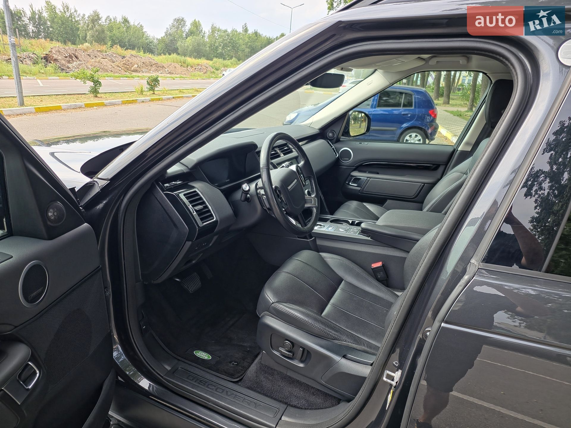 Land Rover Discovery 2019 VIN SALRA2BKXK2414689 фото оголошення 21 з 25